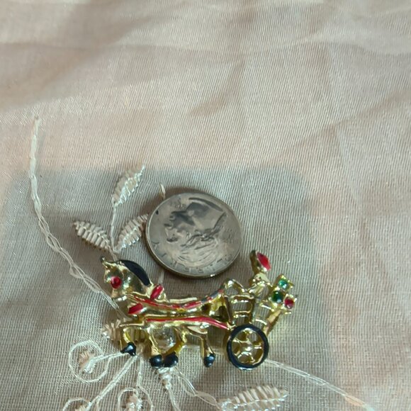 Vintage Horse and Carriage Brooch - Picture 6 of 6